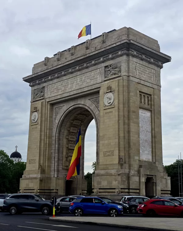 Arcul de Triumf. Triumfa arka. Viens no Rumānijas galvaspilsētas simboliem.